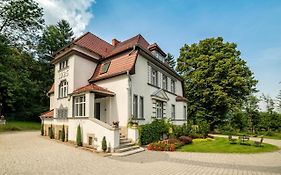 Villa Adam
